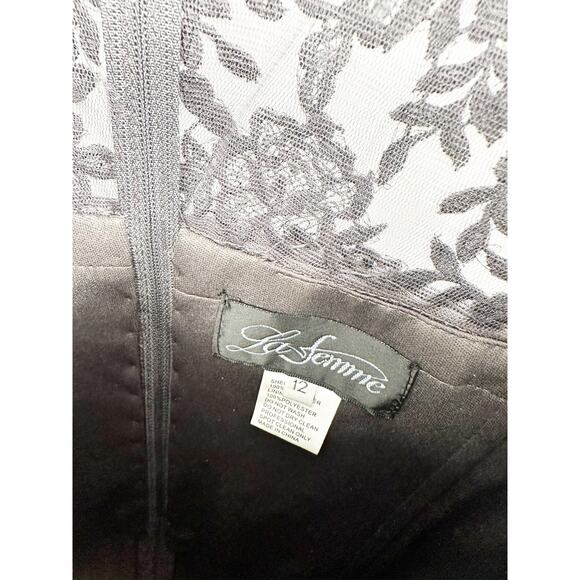 La Femme Ruched Twist Lace Sleeve Column Formal Gown in Gunmetal Gray Size 12 - Picture 4 of 6